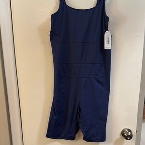 Next to naked body short Universal Standard S